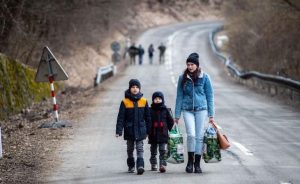 Ukrainian refugees at border